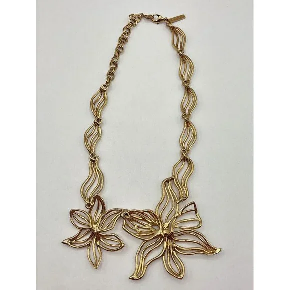Oscar De La Renta Gold Tone Open Work Flower Necklace - Picture 2 of 4